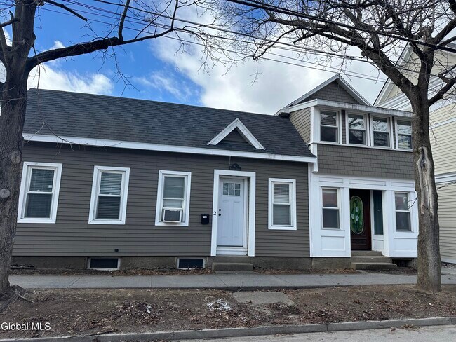 Building Photo - 61 Beekman St