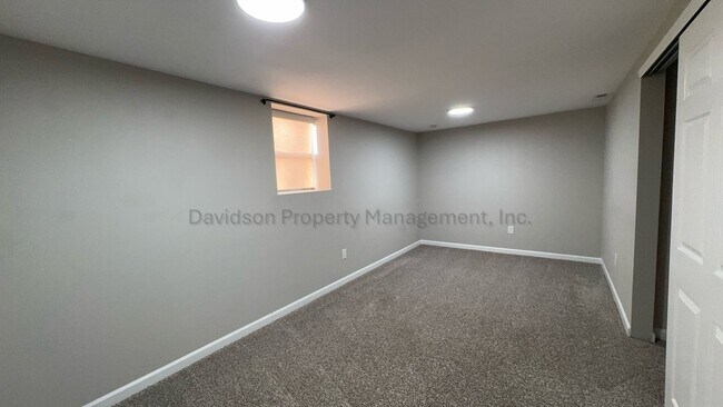 Building Photo - Updated 5 Bedroom House Near Memorial Park