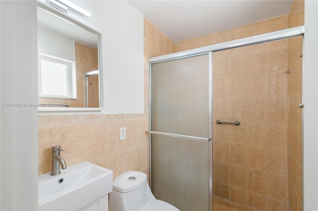 Building Photo - 6330 SW 27th St