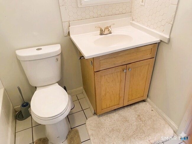 Building Photo - 15 Coral Dr