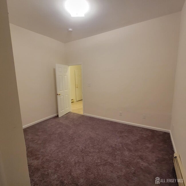 Building Photo - 195 George St