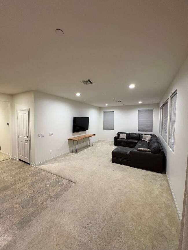 Building Photo - Imperial Beach Home Minutes from the beach