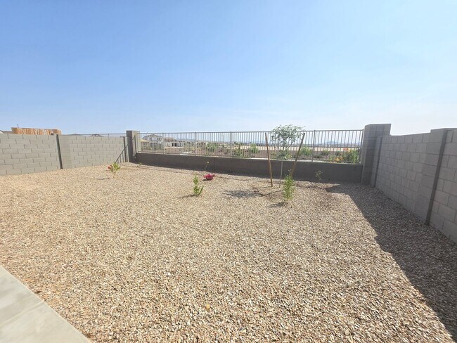 Building Photo - New Build 4 bed/3 Bath Home