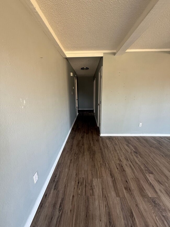 Building Photo - $1,500 MOVE-IN SPECIAL