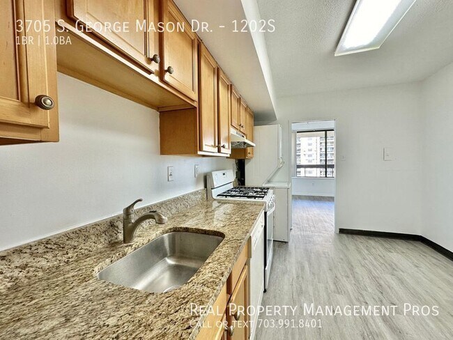Building Photo - 3705 S George Mason Dr