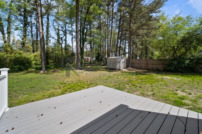 Building Photo - 9020 Weldon Dr