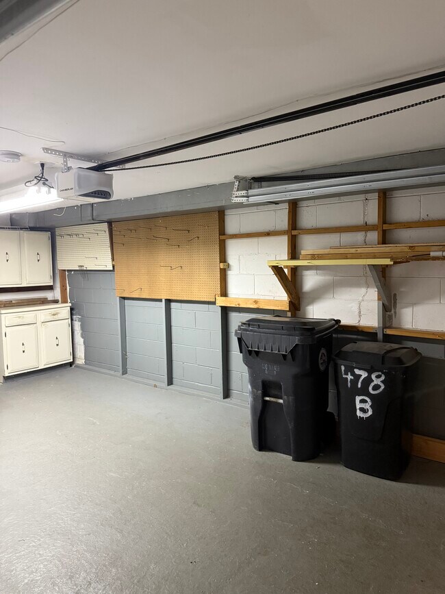 Building Photo - 478B Laurel Brook Dr