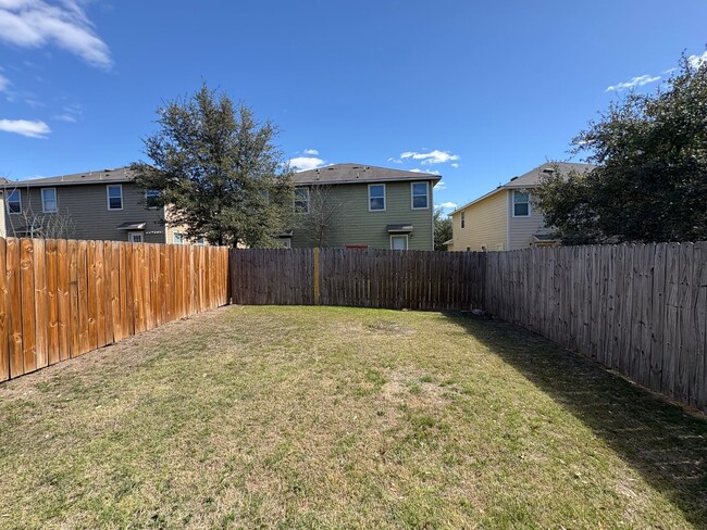 Building Photo - Medical Center Townhome