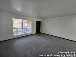 Building Photo - 8401 N New Braunfels Ave