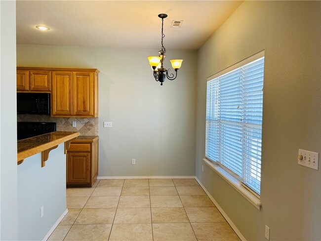 Building Photo - 15 Mills Dr