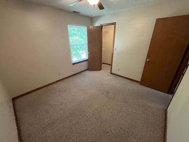 Building Photo - Sycamore Lane Apartments II