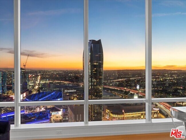 Building Photo - 877 Francisco St