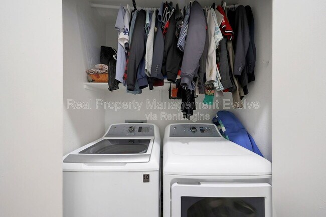 Building Photo - 1130 N 2nd St