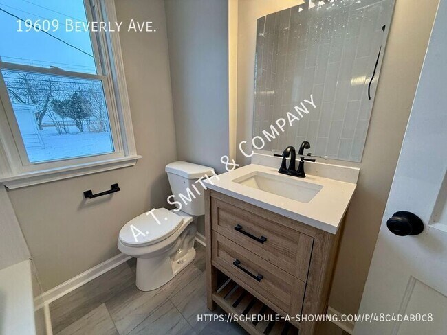 Building Photo - 19609 Beverly Ave