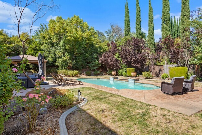 Building Photo - Beautiful Rocklin Home with a Pool!