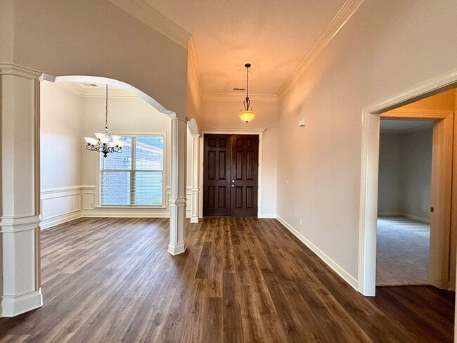 Building Photo - Walnut Trace Subdivision