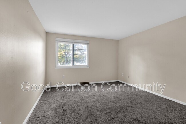Building Photo - 298 Joe McCarthy Dr