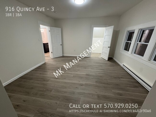 Building Photo - 916 Quincy Ave