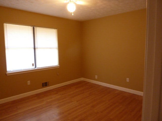 Building Photo - 1170 Kings Mill Run N