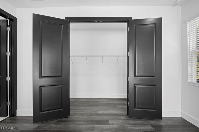 Building Photo - 4469 Enid Ln