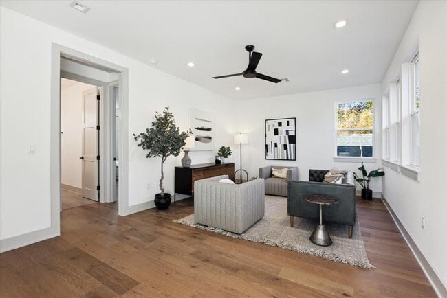 Building Photo - 3001 Funston St