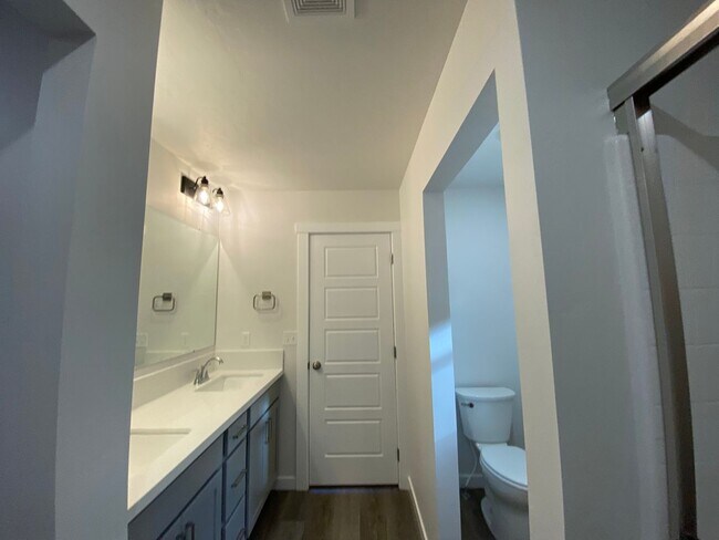 Building Photo - 4 Bedroom 2 Bath Single Level in Meridian Eagle & Ustick available 06/22/26