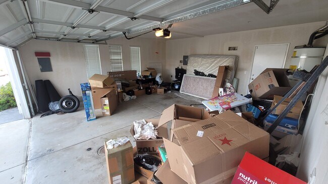 Building Photo - 2422 Pointe Pkwy