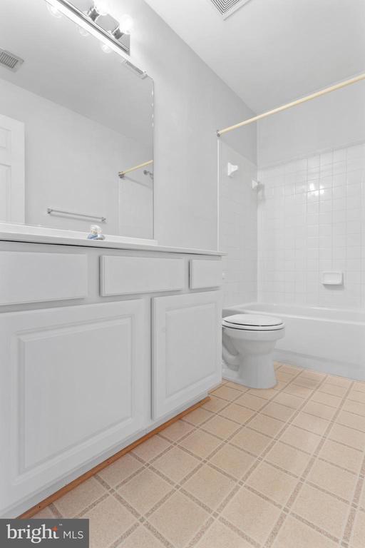 Building Photo - 3575 Sherbrooke Cir