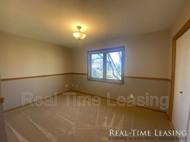 Building Photo - 8065 Lower 147th St W