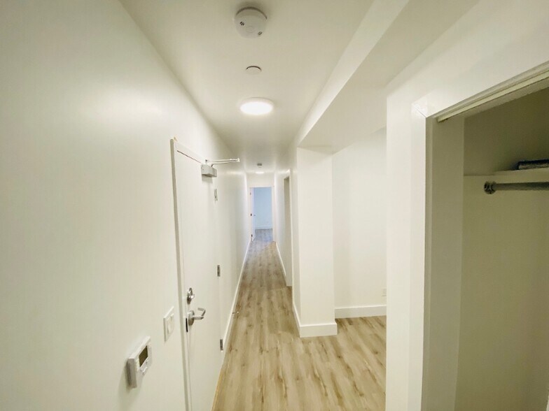 Building Photo - 670 Lombard St