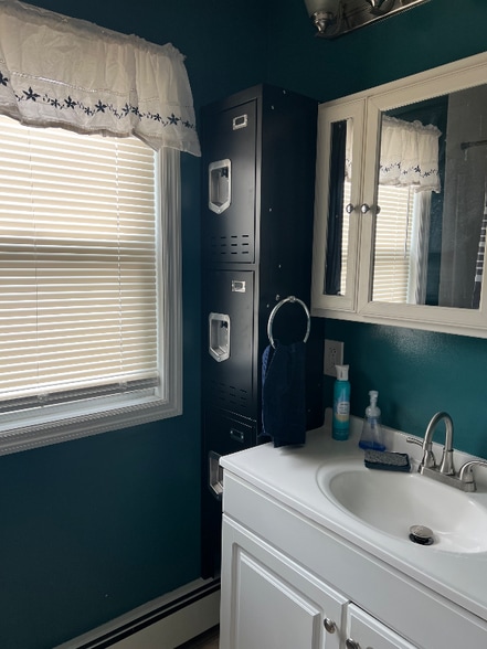 Building Photo - 8 Davies Pl