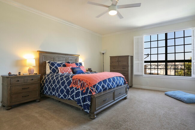 King-sized Master Bedroom Suite! - 1457 Reeves St