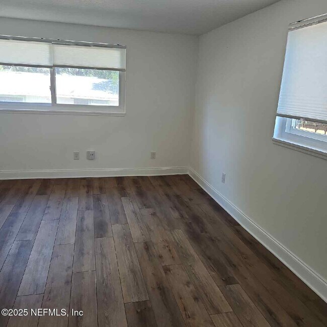 Building Photo - 1503 Broome St