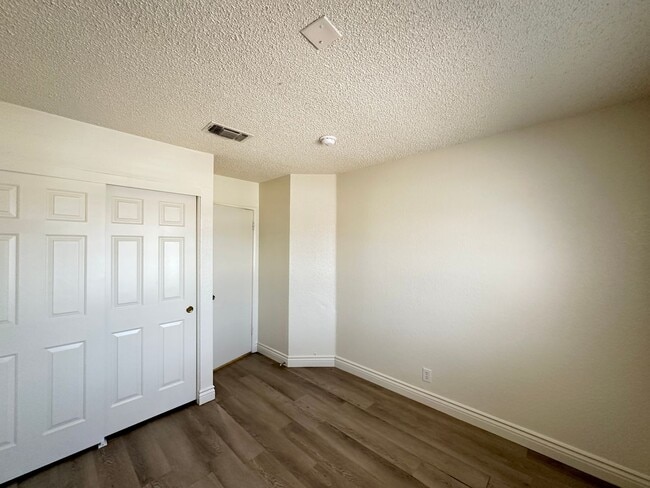 Building Photo - SPRING VALLEY COTTAGES