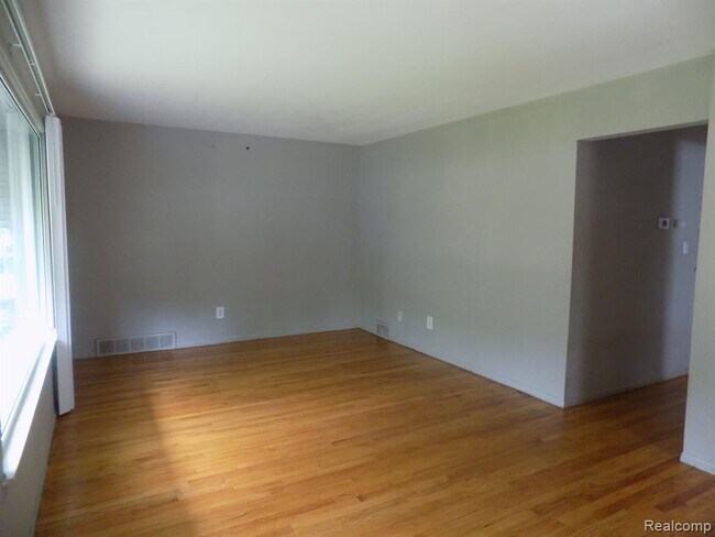 Building Photo - 2070 Oceana St