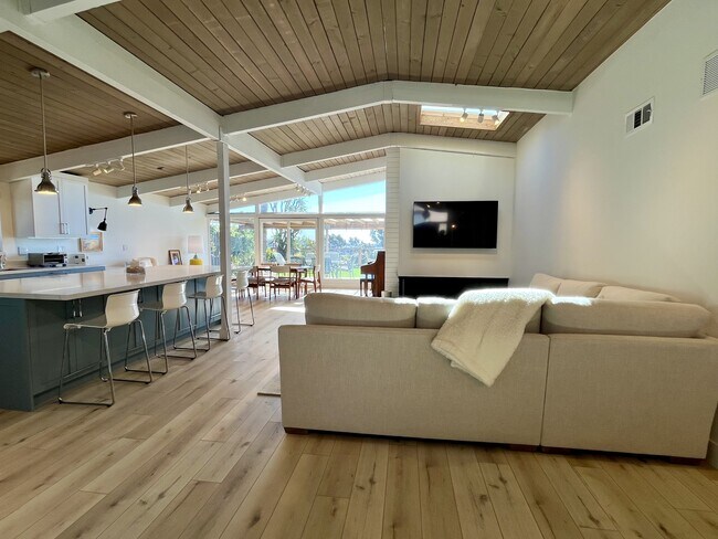 Building Photo - 2503 Aster St