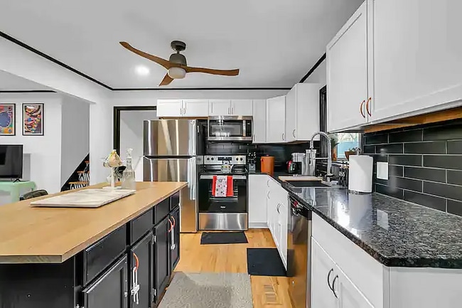 Building Photo - 9104 W 69th Terrace