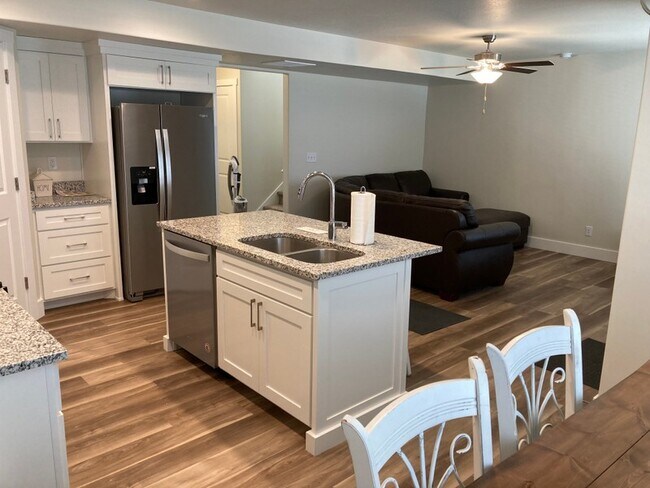 Building Photo - 2025 N 380 E