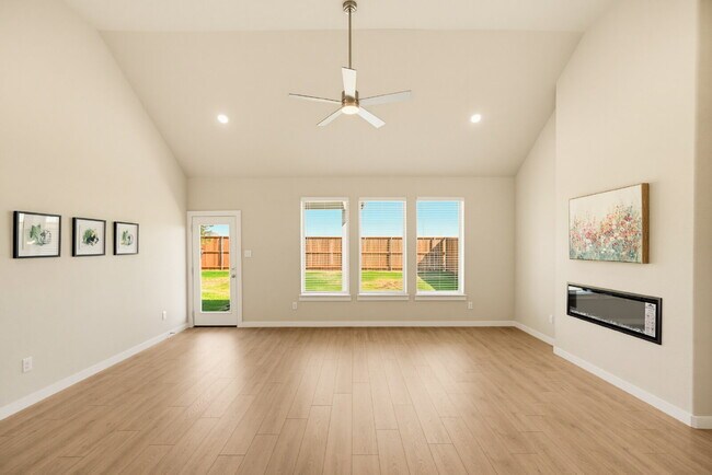 Building Photo - 1436 Companero St