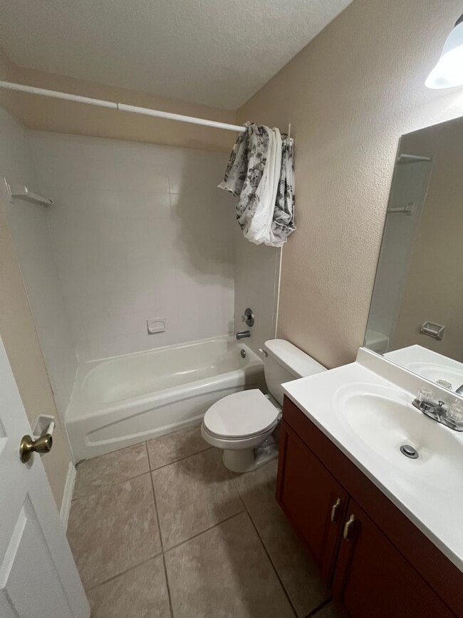 Building Photo - Welcome to Your New Home in Serene Wedgefield, FL