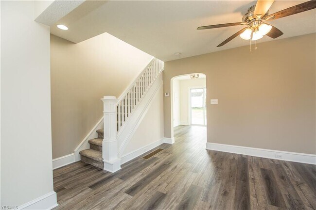 Building Photo - 1061 Orchard Ave