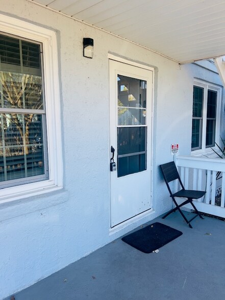 Building Photo - 407 15th Ave S