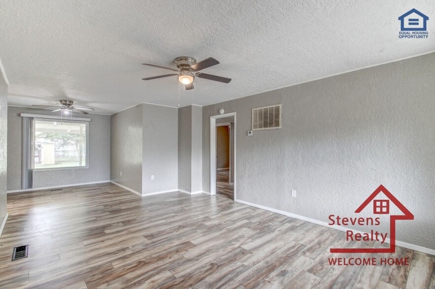 Building Photo - 1911 NW Smith Ave