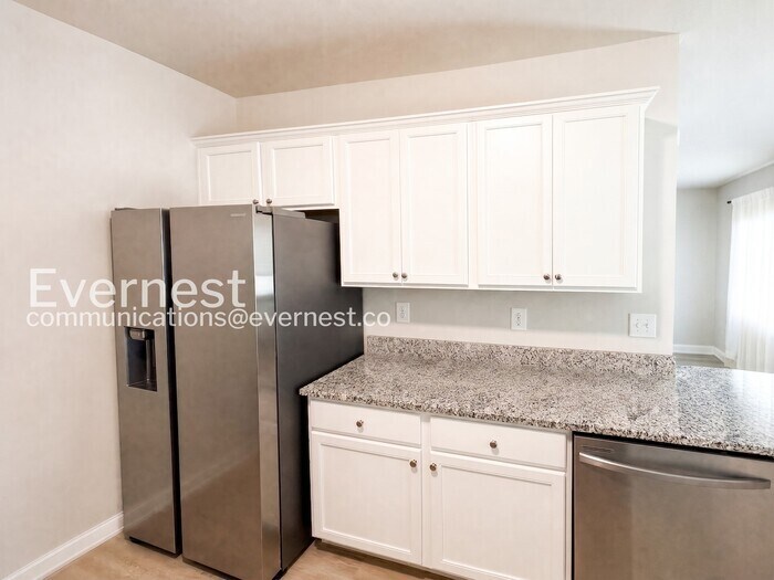Building Photo - 1538 Persimmon Trce