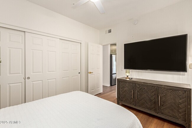 Building Photo - 20100 N 78th Pl