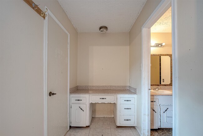 Building Photo - 9318 Benning Dr