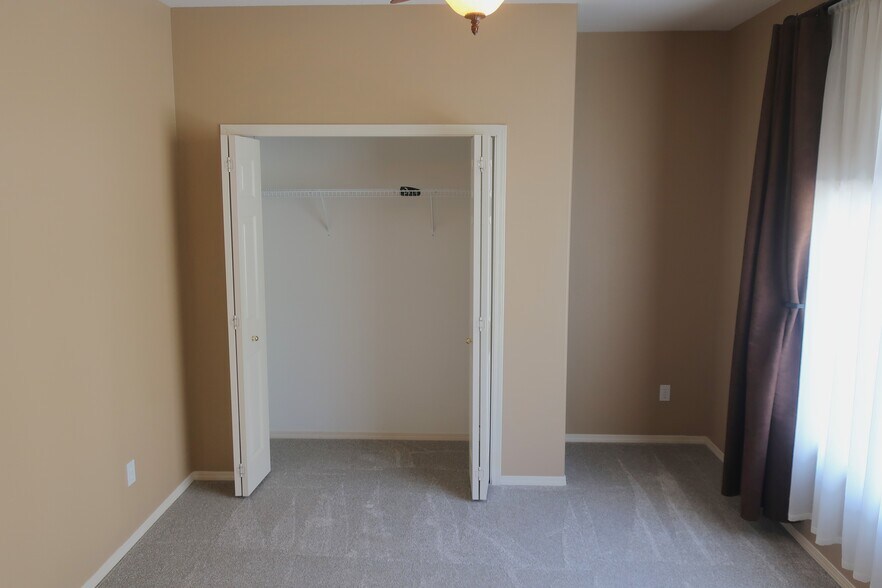 Building Photo - 466 Lower Daniels Dr