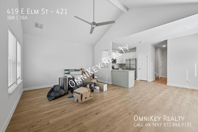 Building Photo - 419 E Elm St