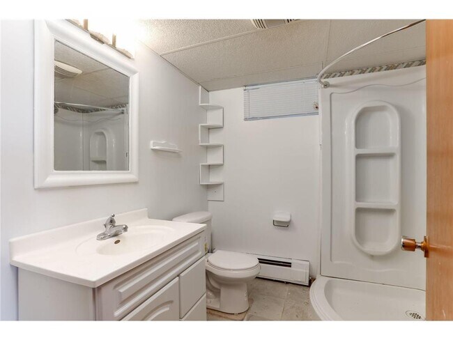 Building Photo - 2331 W Medicine Lake Dr