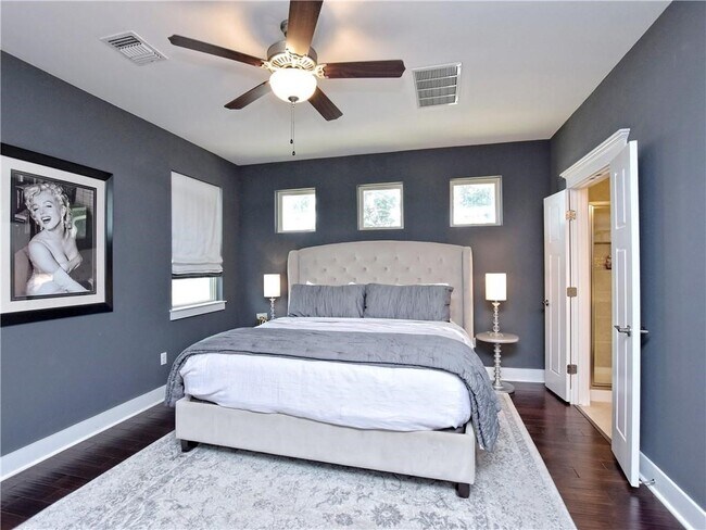 Building Photo - 10911 Rock Island Dr